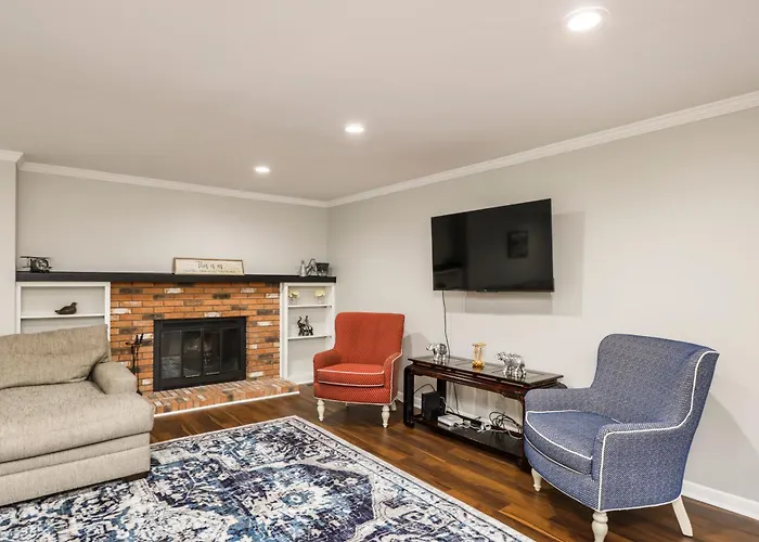 Villa Spacious 4br Near Botanical Gardens